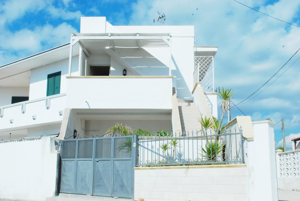 Dimora Il Girasole Hotel Torre San Giovanni Ugento Exterior photo